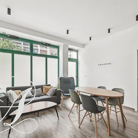 Oasis, Superbe 3 A 15eme Apartmán Paříž