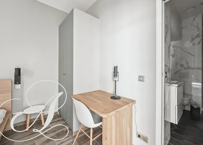 Oasis, Superbe 3 A 15eme * פריז